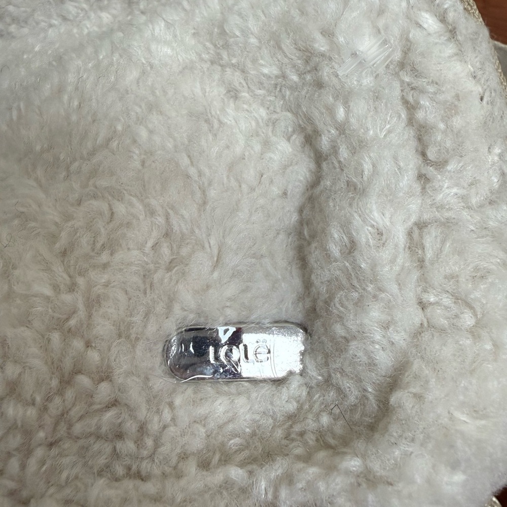 LOLE FLEECE CROSSBODY BELT BAG color Ivory NWOT GREAT GIFT IDEA - Picture 5 of 7